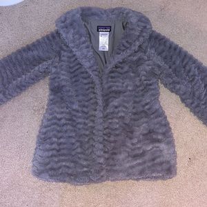 Patagonia grey kids jacket, girls size 8, gently worn, great condition,polyester